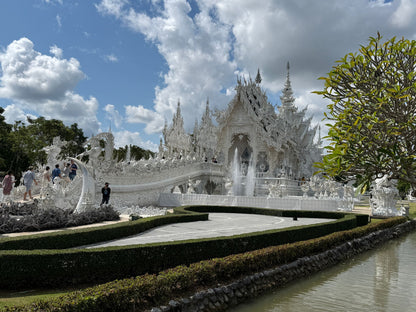 【Chiang Rai Golden Triangle Group Tour】White Temple × Blue Temple × Black House × Golden Triangle Boat Trip｜Includes Lunch, Departing from Chiang Mai