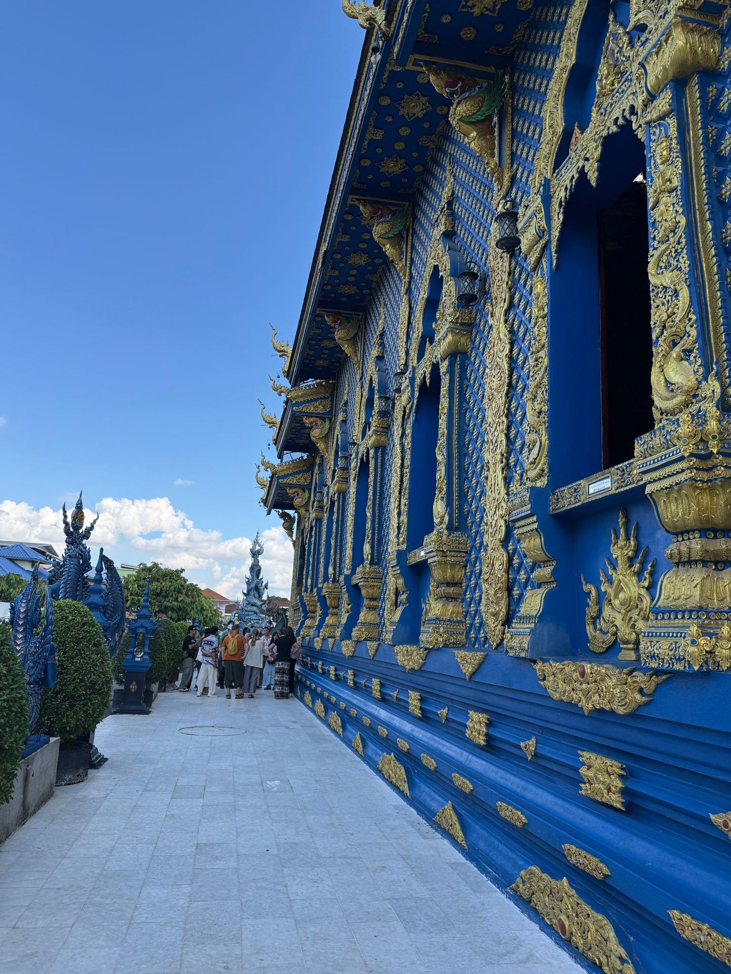 清萊3色寺+金三角一天團｜ 白廟＋藍廟＋黑廟＋長頸族村+金三角河上觀光｜包接送＋午餐 (JM020)